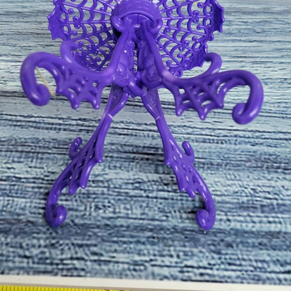 Monster high decor table only purple and pink plastic - Picture 5 of 6